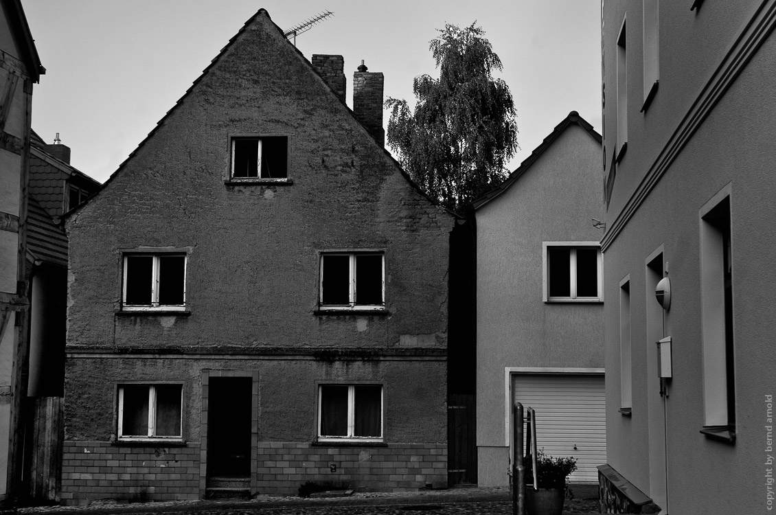 Black East – Verfallene Häuser – Dokumentarfotografie zu Ostdeutschland