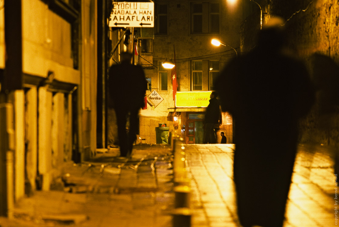 lany by night in Istanbul Beyoglu Streetphotography
