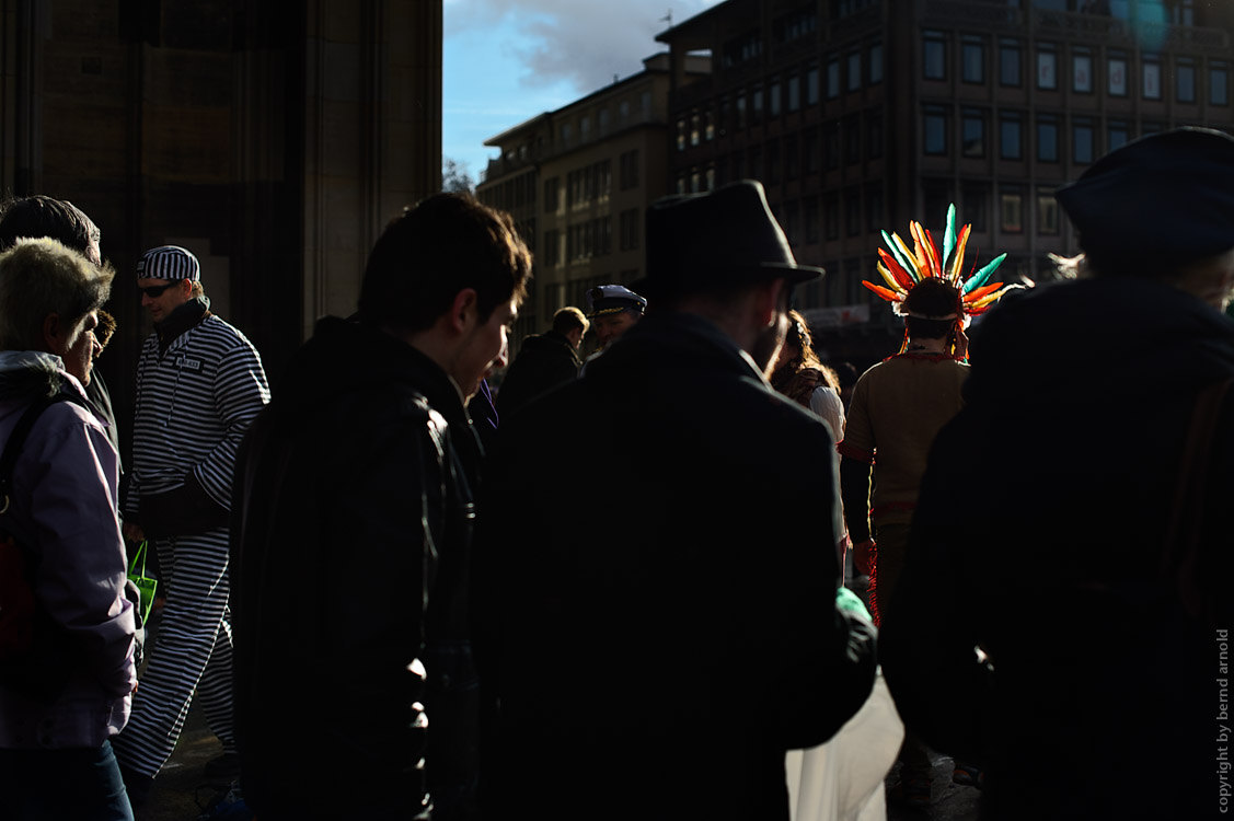 Mimesis- Trügerisches Spiel – Indianer und Häftling im Karneval