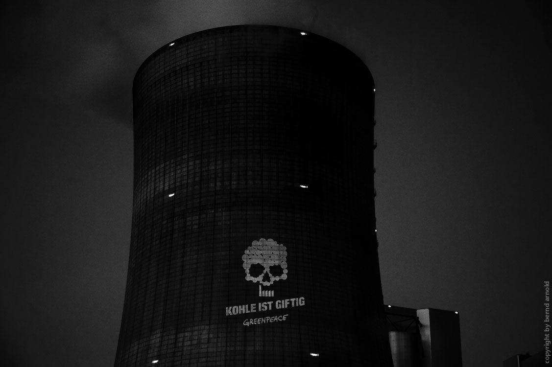 CO2 Greenpeace Aktion auf Braunkohlekraftwerk - Fotojournalismus und Dokumentarfotografie - Schwund und Wachstum