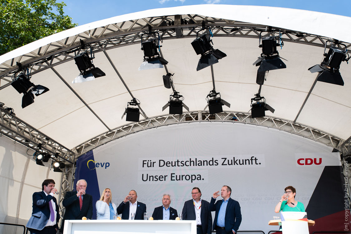 Digitale Montage Europawahlkampf – Annegret Kramp-Karrenbauer in Duisburg 2019