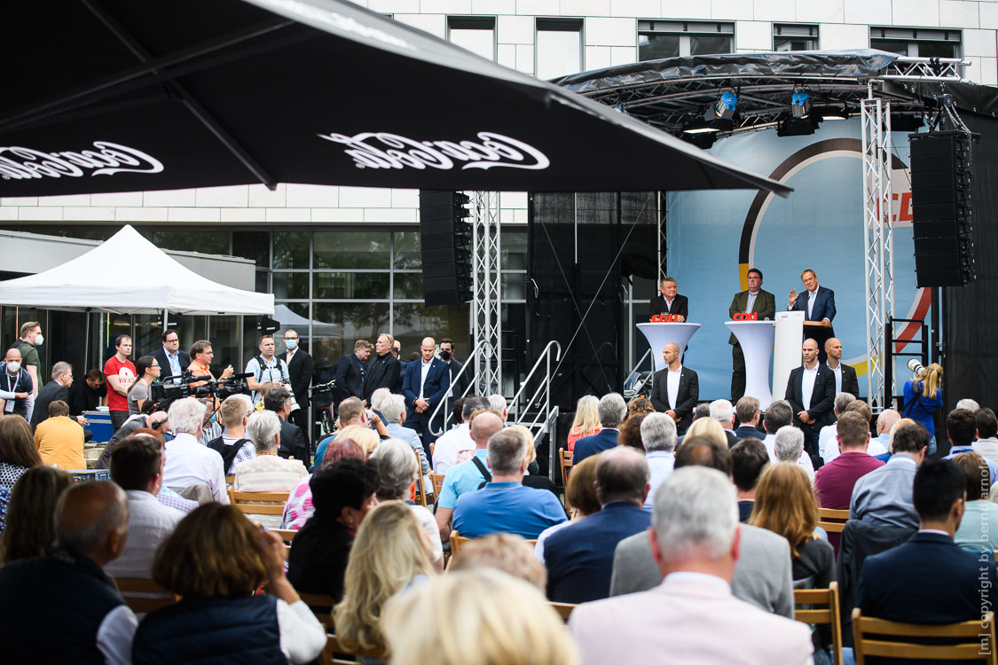 Digitale Fotomontage des Bundestagswahlkampfes – Armin Laschet in Neuss