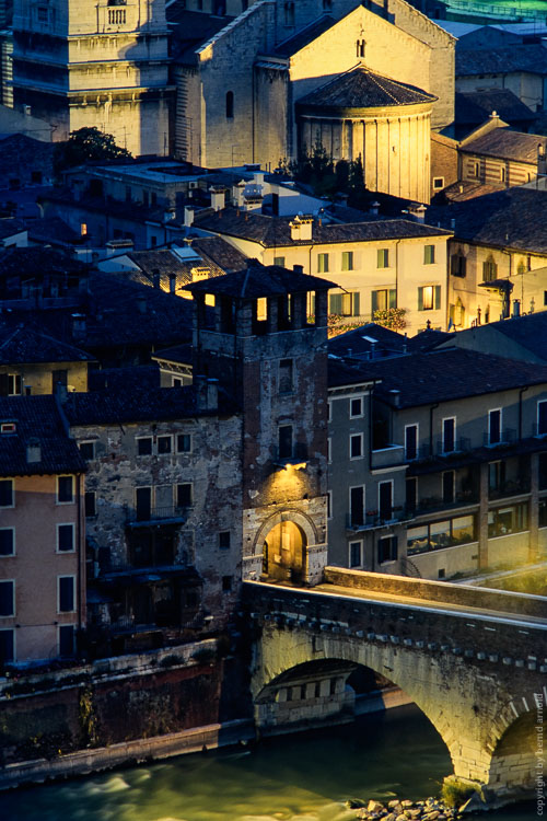 Stadtportrait Verona (Veneto, Italien) – Ponte Pietra