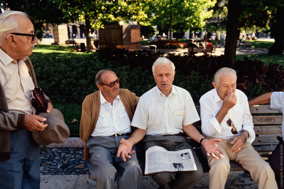 Stadtportrait Verona (Veneto, Italien) – Piazza Bra am Amphitheater 