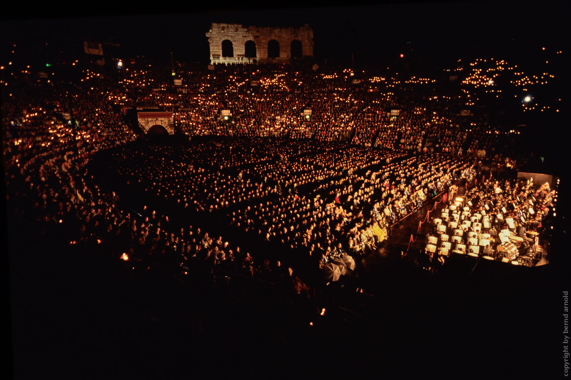 Stadtportrait Verona (Veneto, Italien) – Opernauffuehrung in Arena