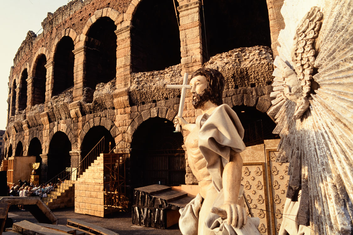 Stadtportrait Verona (Veneto, Italien) – Piazza Bra und Arena