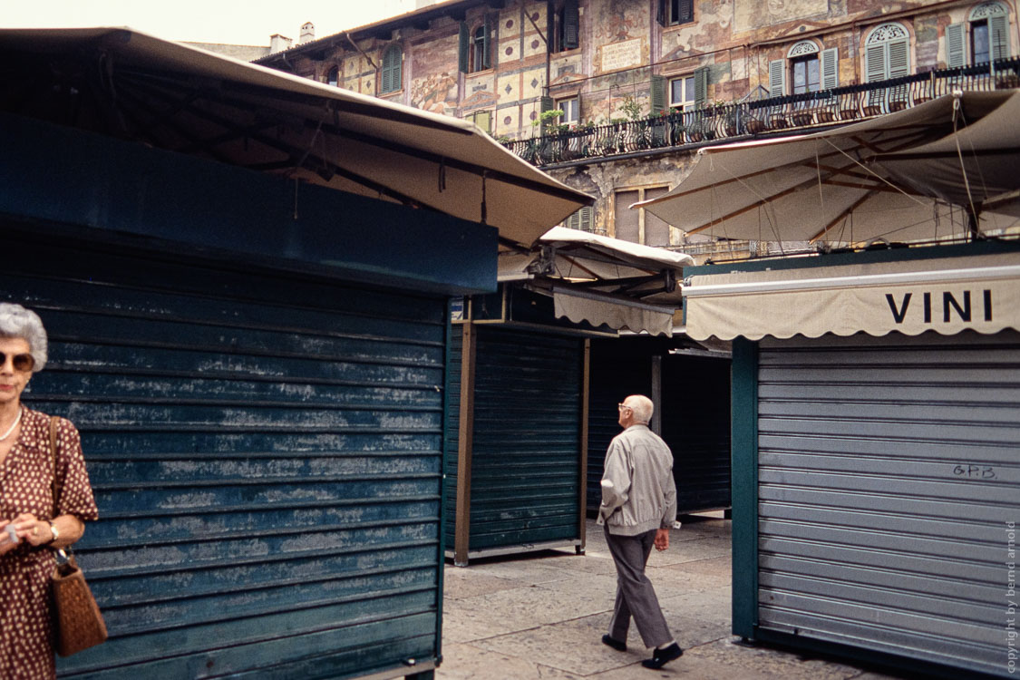 Stadtportrait Verona (Veneto, Italien) – Markt auf Piazza delle Erbe