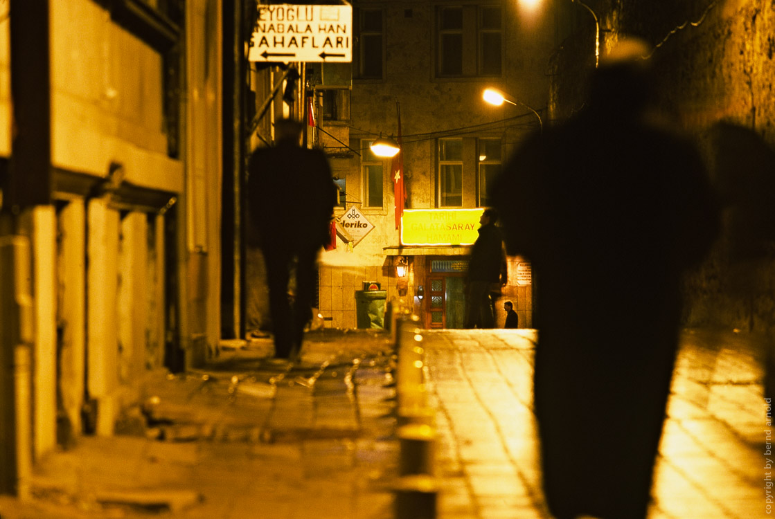 Gasse in Istanbul Beyoglu – Stadtportrait