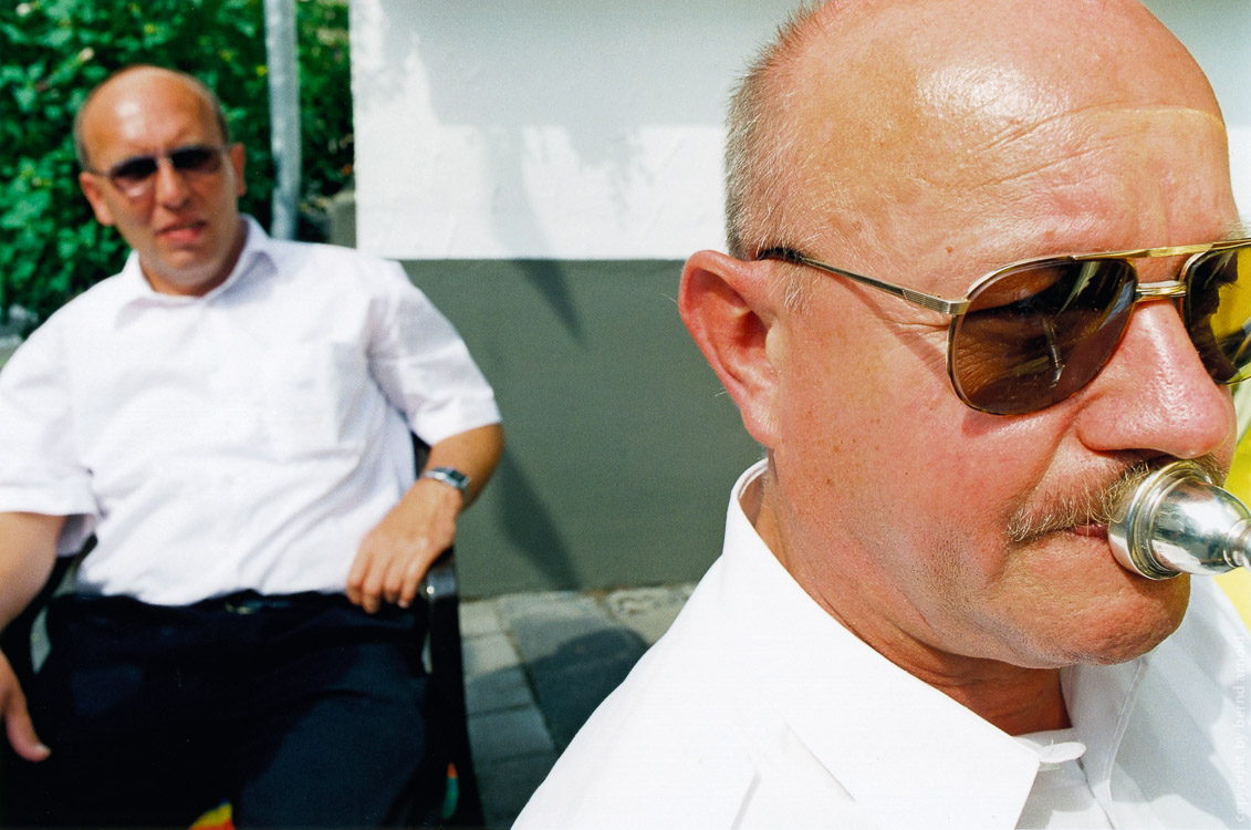 Menschen am Rhein – Posaune und Sonnenbrille