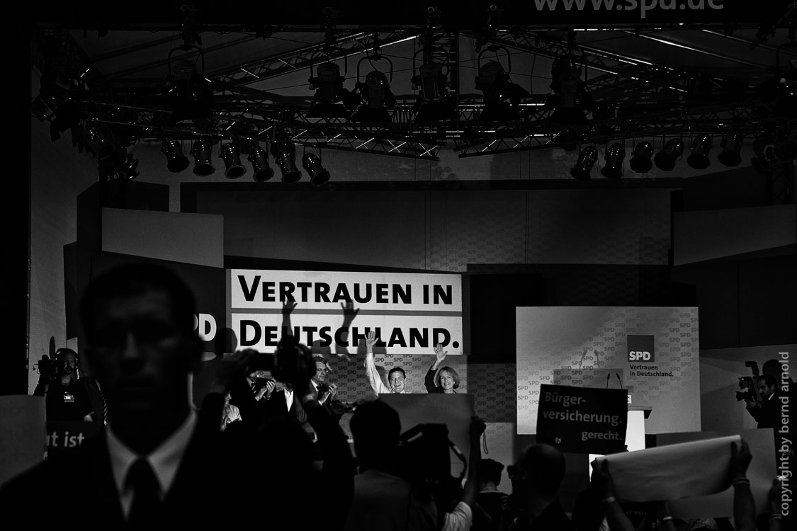 Gerhard Schröder Kundgebung SPD in Dortmund 2005 – Wahlkampfrituale
