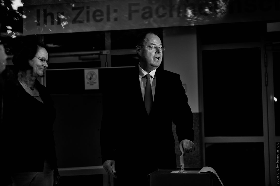 Peer und Gertrud Steinbrück, SPD, an der Wahlurne 2013, Wahlkampfrituale