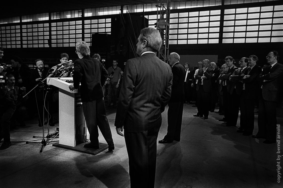 Dokumentarfotografie und Fotojournalismus – Inszenierung und Wahlkampfrituale im Bundestagswahlkampf – Kanzlerkandidat Johannes Rau im Bundestagswahlkampf 1986 Kanzlerkandidat Johannes Rau im Bundestagswahlkampf 1986 – Wahlkampfrituale