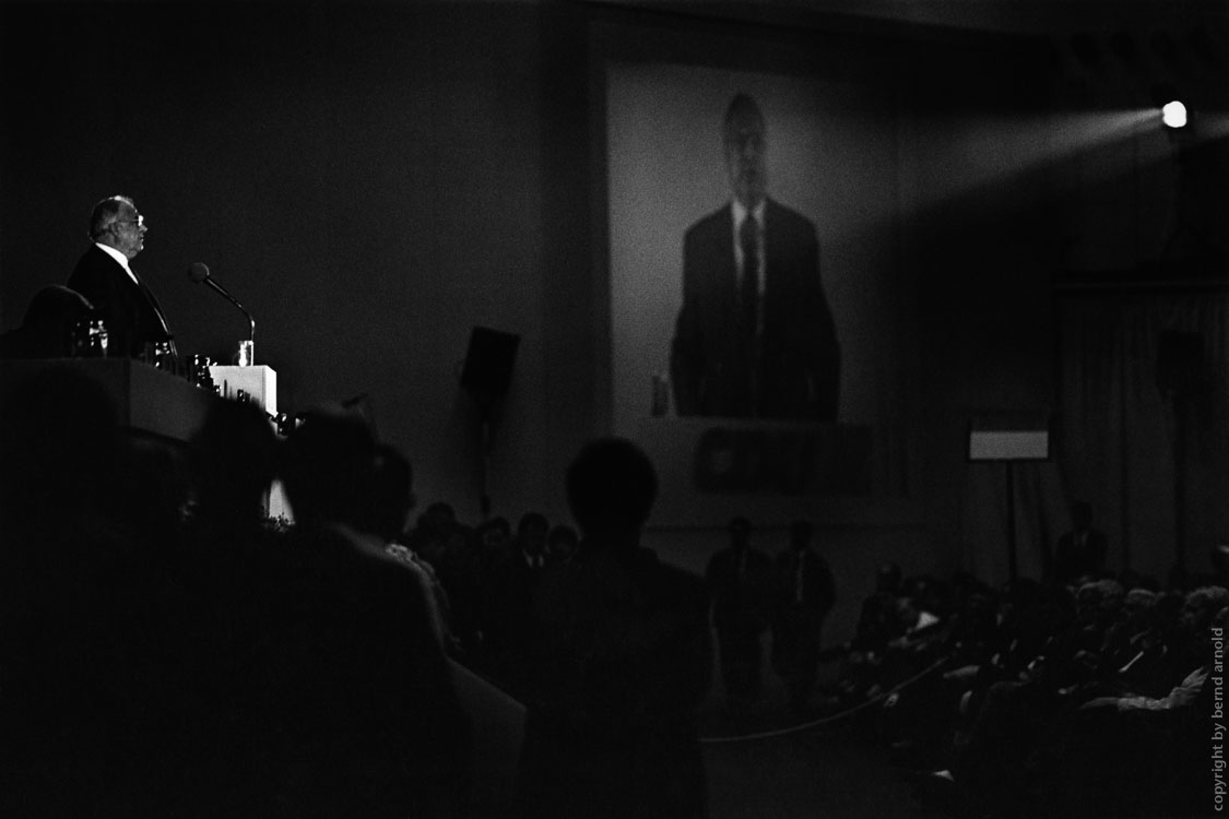 Dokumentarfotografie der Wahlkampfrituale im deutschen Bundestagswahlkampf – Helmut Kohl bei einer CDU Kundgebung 1990
