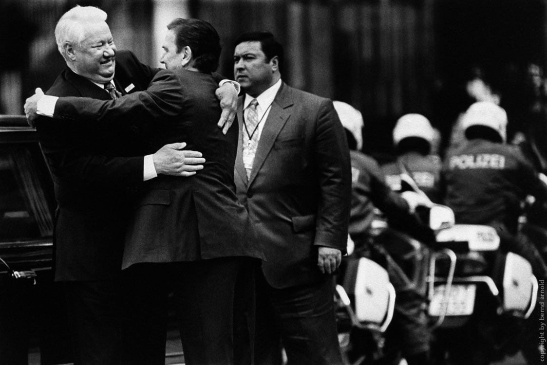 Fotografie der Wirtschaftsgipfel in Köln Boris Jelzin und Gerhard Schröder – Fotografie, Fotojournalismus