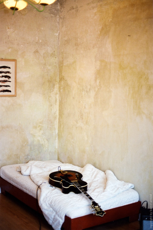 bed and jazz guitar