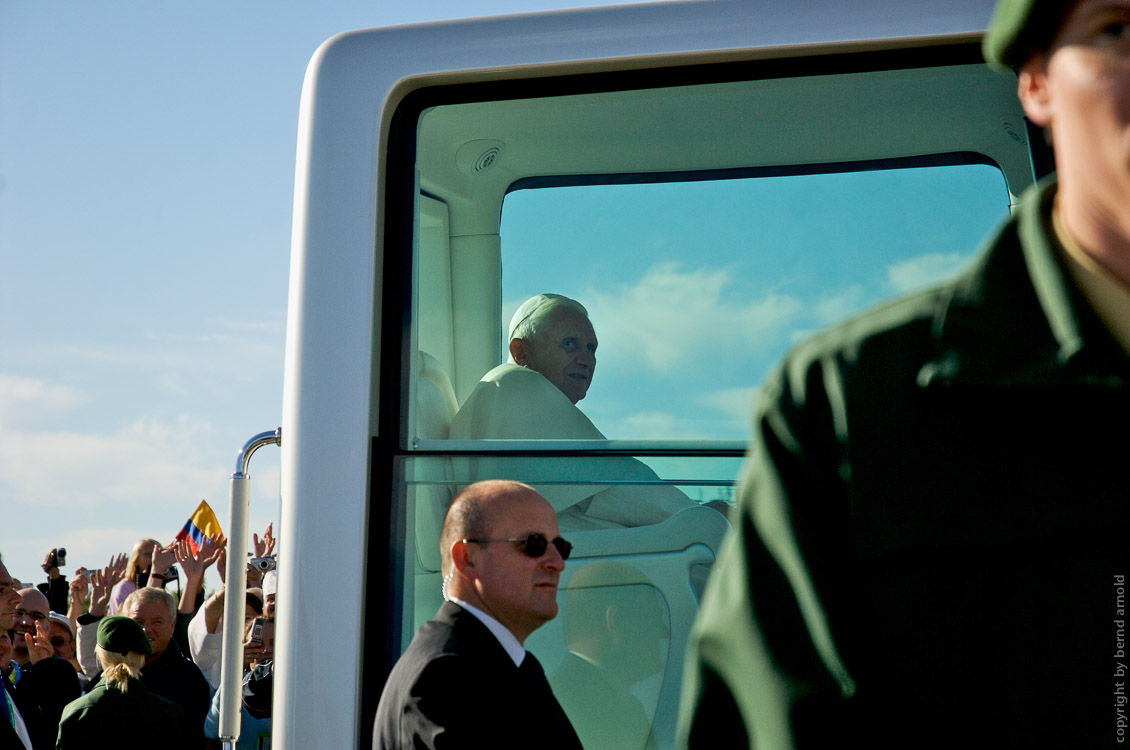 Papst Benedikt XVI in München Papamobil