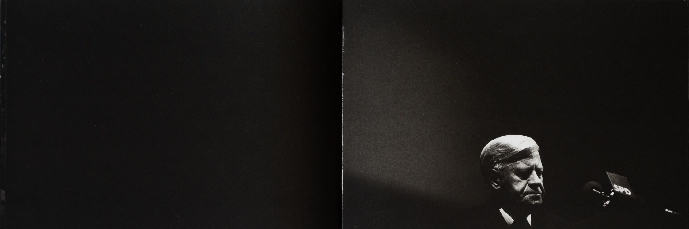 Fotobuch Seiten Wahl Kampf Ritual – Fotografie Dokumentarfotografie Fotobuch WAHL KAMPF RITUAL Portrait Hemut Schmidt, SPD – Fotografie