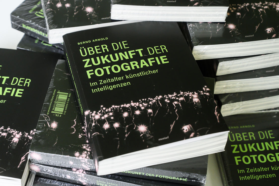 Bücherstapel: Über die Zukunft der Fotografie von Bernd Arnold