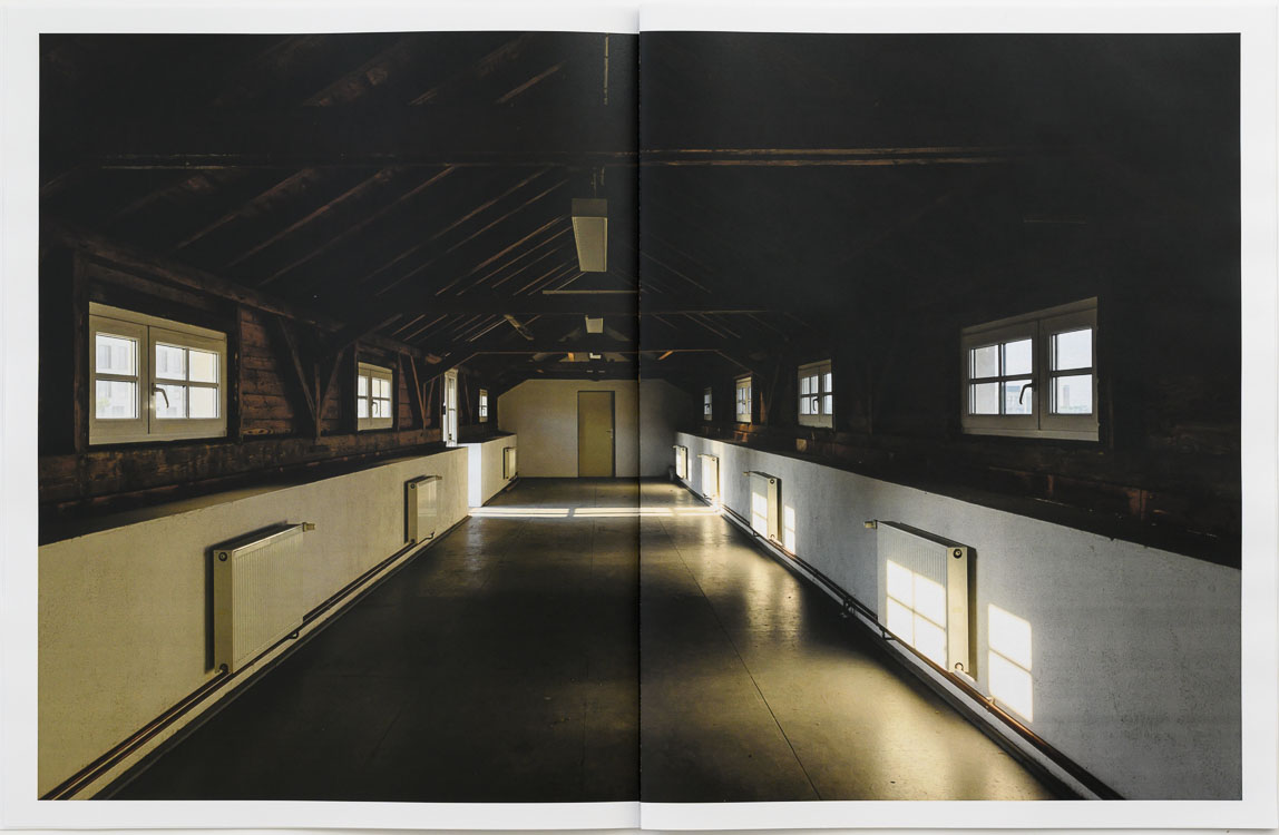 Dachboden (dunkel) im Kunsthaus Rhenania – Künstlerzeitung 2022